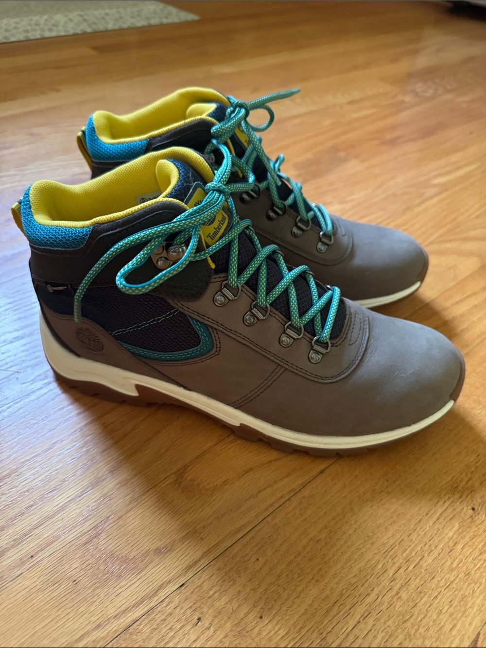 Timberland Women’s Mt. Maddsen Mid Waterproof Hiking Boots, NWOT, size 10